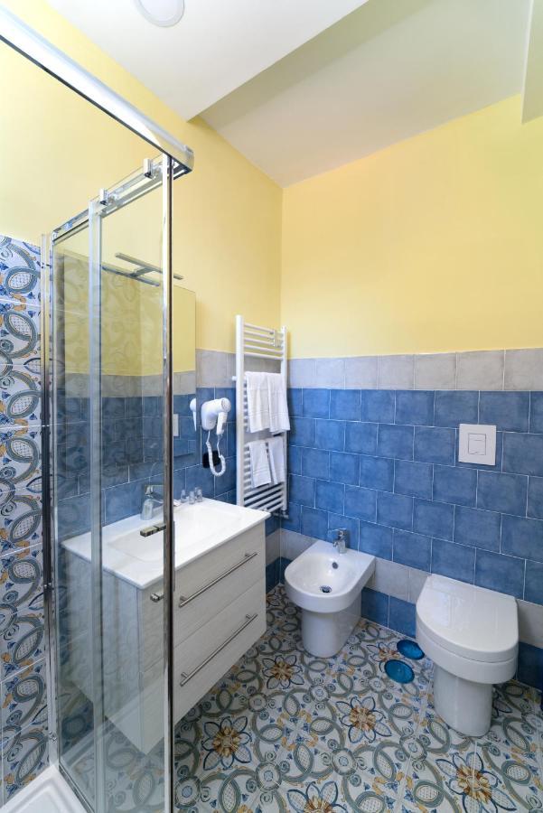 Suite & Luxury Rooms Palazzo Diomede Carafa نابولي المظهر الخارجي الصورة